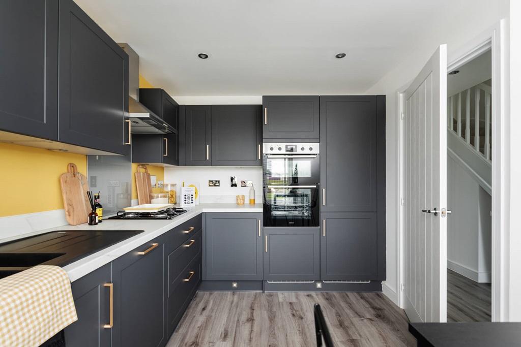 Designed for effortless cooking, clever storage...