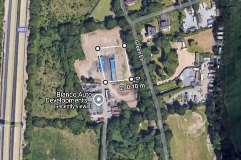 Land to rent, Green Ln Smallfield RH6 9TE
