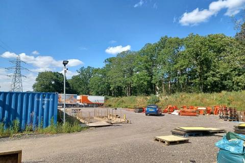 Land to rent, Green Ln Smallfield RH6 9TE