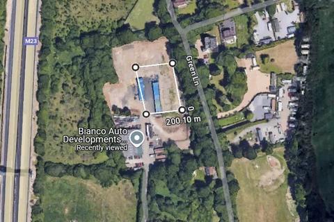 Land to rent, Green Ln Smallfield RH6 9TE
