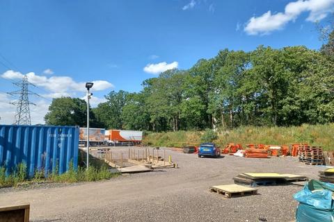 Land to rent, Green Ln Smallfield RH6 9TE