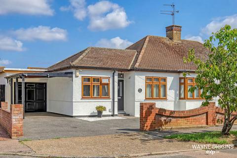 3 bedroom semi-detached bungalow for sale, Highfield Gardens, Grays RM16