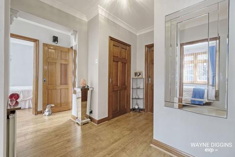 3 bedroom semi-detached bungalow for sale, Highfield Gardens, Grays RM16