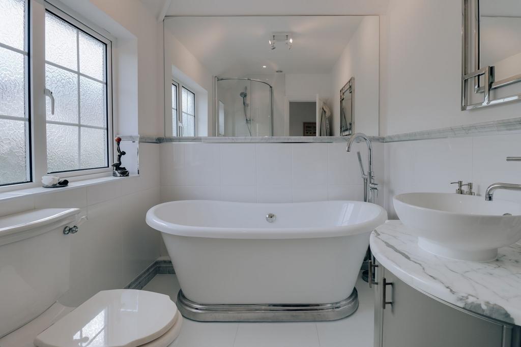 Family bathroom #2