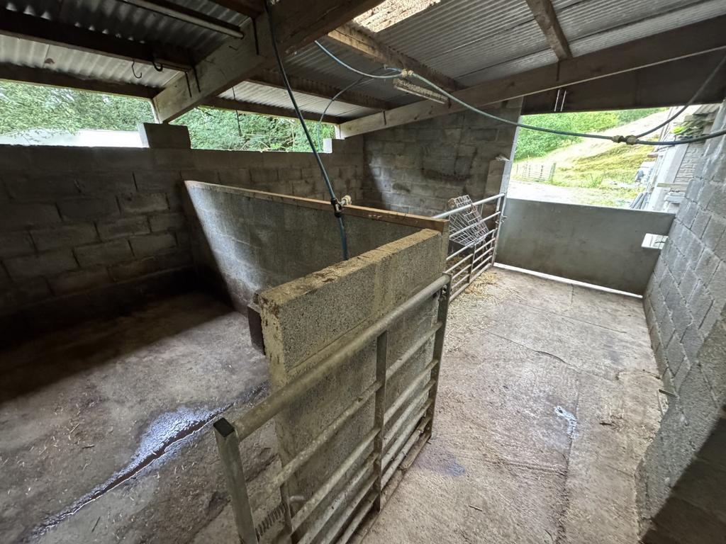 Lean To Stable Area
