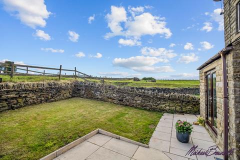 5 bedroom detached house for sale, Alton Croft, Bradford BD14