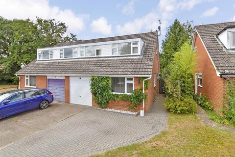 3 bedroom semi-detached house for sale, Peregrine Close, Cranleigh, Surrey