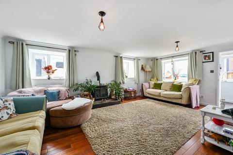 4 bedroom semi-detached house for sale, Dungeness Road, Romney Marsh TN29