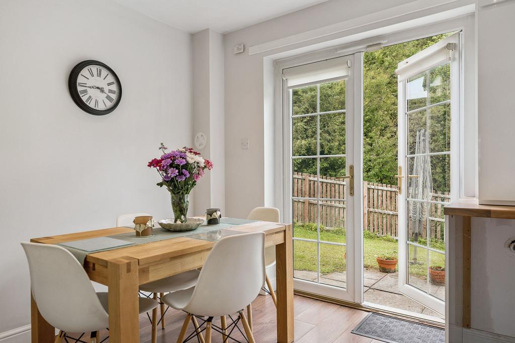 Kitchen / Dining Area