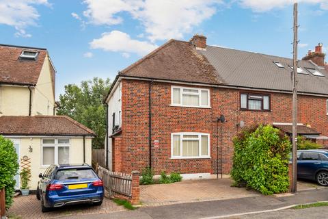 River Walk, Walton-on-Thames, KT12