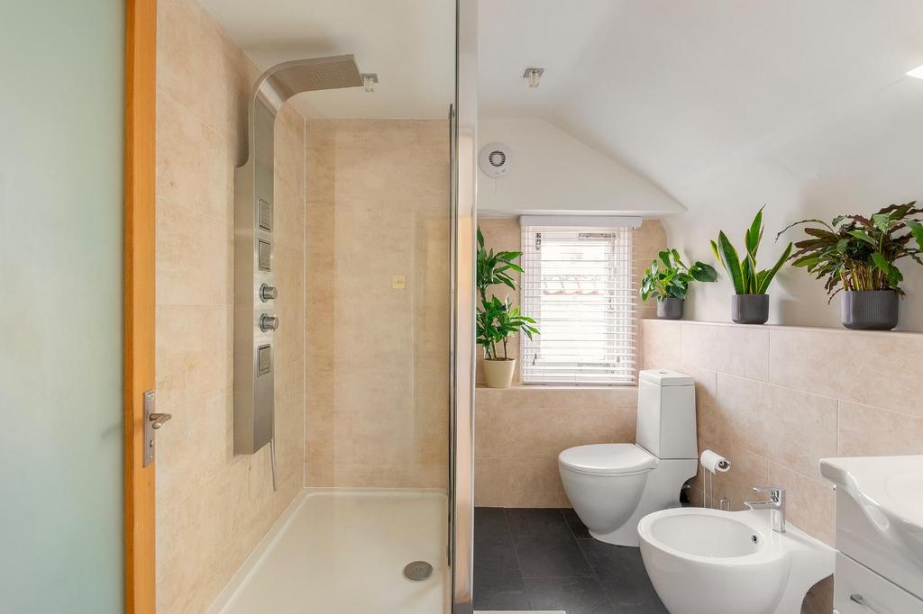 F21 GHCN - Bathroom A.jpg