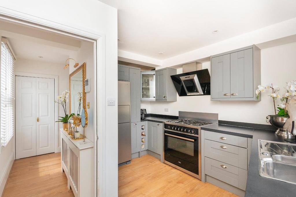 F21 GHCN - Kitchen B.jpg