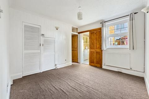 2 bedroom cottage for sale, High Street, Wivenhoe, Colchester, CO7
