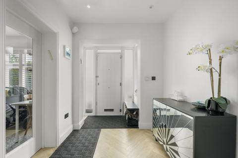 5 bedroom detached house for sale, Parkside Drive, Edgware, HA8
