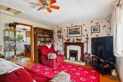 3 bedroom semi-detached house for sale, Somerset Close, Buxton