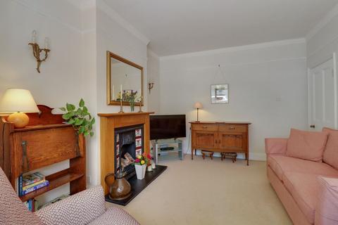 83 Hare Lane, Claygate, Esher, KT10 0QX