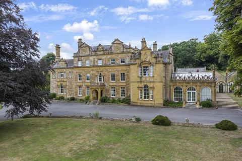 3 bedroom flat for sale, Barwick, Yeovil