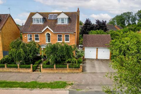 6 bedroom detached house for sale, Cotswolds Way, Buckingham MK18