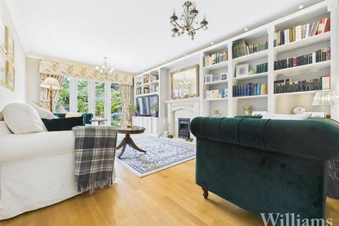 6 bedroom detached house for sale, Cotswolds Way, Buckingham MK18