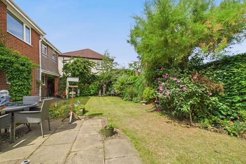5 bedroom detached house for sale, Welton Road, Brough