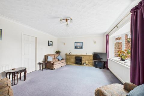 5 bedroom detached house for sale, Welton Road, Brough