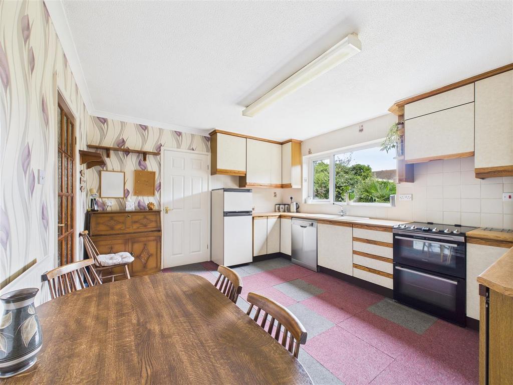 CAM03303 G0-PR0172-STILL020.jpg