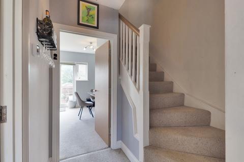 3 Tekram Close, Edenbridge, TN8 5RN