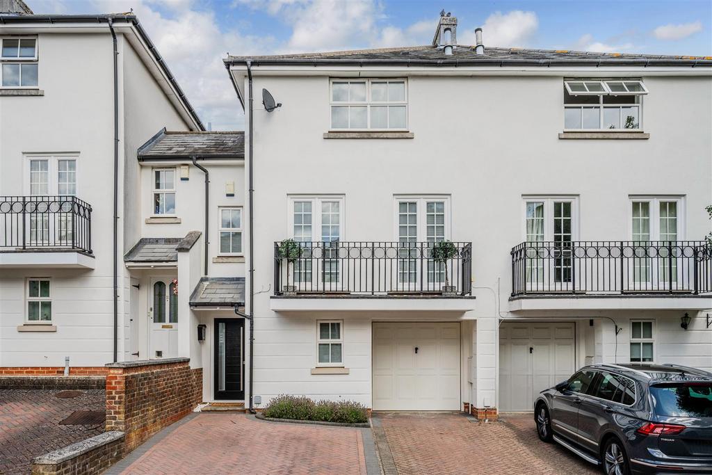 ST THERESA CLOSE (3).jpg