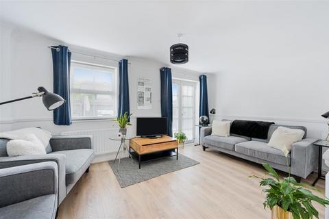 4 bedroom terraced house for sale, St. Theresa Close, Epsom