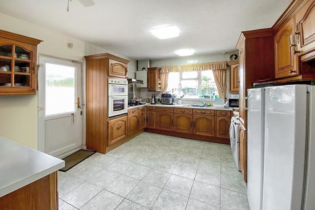 Kitchen/Breakfast Rm