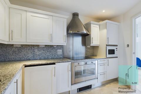 2 bedroom penthouse to rent, Belvedere Road, London SE1