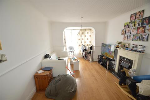 1 bedroom apartment for sale, Ibscott Close, Dagenham