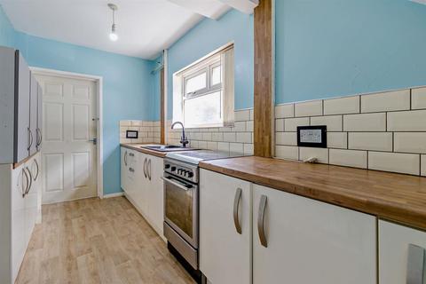 3 bedroom semi-detached house for sale, Elmwood Avenue, Doncaster DN6
