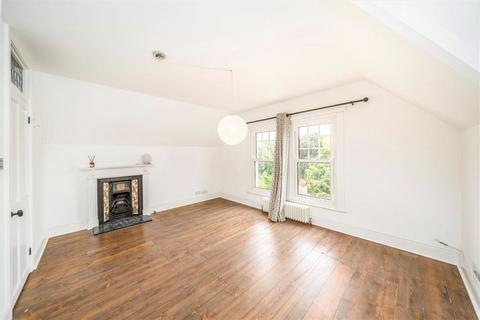3 bedroom flat for sale, Westcombe Park Road, London SE3