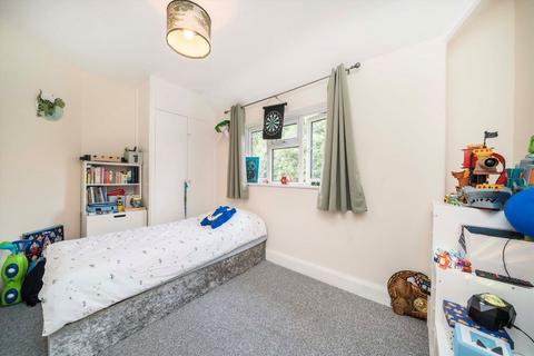52 Almond Grove, Brentford, TW8 8NL