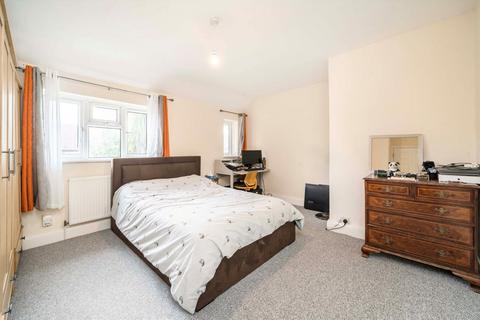 52 Almond Grove, Brentford, TW8 8NL