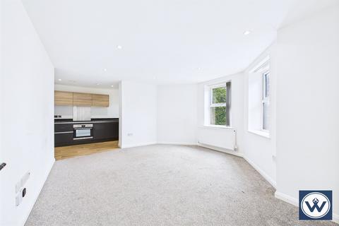 2 bedroom apartment to rent, Johnson House, M40