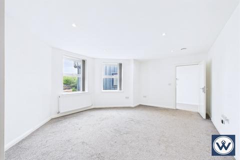 2 bedroom apartment to rent, Johnson House, M40