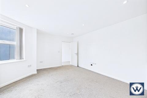 2 bedroom apartment to rent, Johnson House, M40