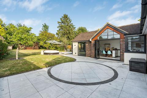 undefined, Comptons Lane, Horsham RH13