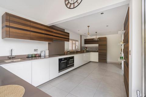 undefined, Comptons Lane, Horsham RH13
