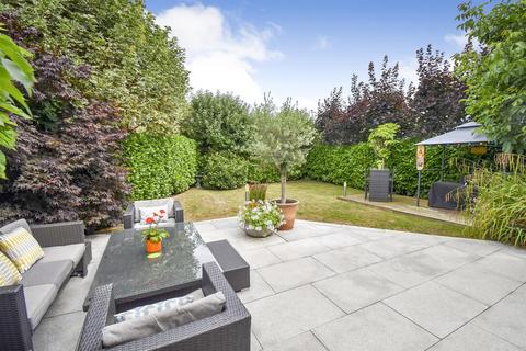 4 bedroom detached house for sale, Five Acres, Danbury