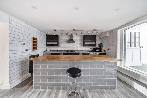 undefined, Kennington Park Road, Kennington, London, SE11
