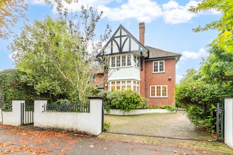 West Heath Avenue, London