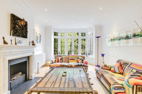 undefined, West Heath Avenue, London