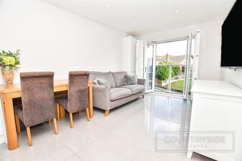 2 bedroom flat for sale, High Road, Benfleet