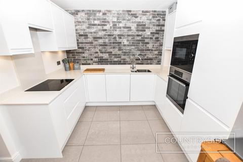 2 bedroom flat for sale, High Road, Benfleet