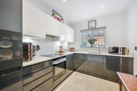 2 bedroom semi-detached house for sale, Osborne Close, Epsom