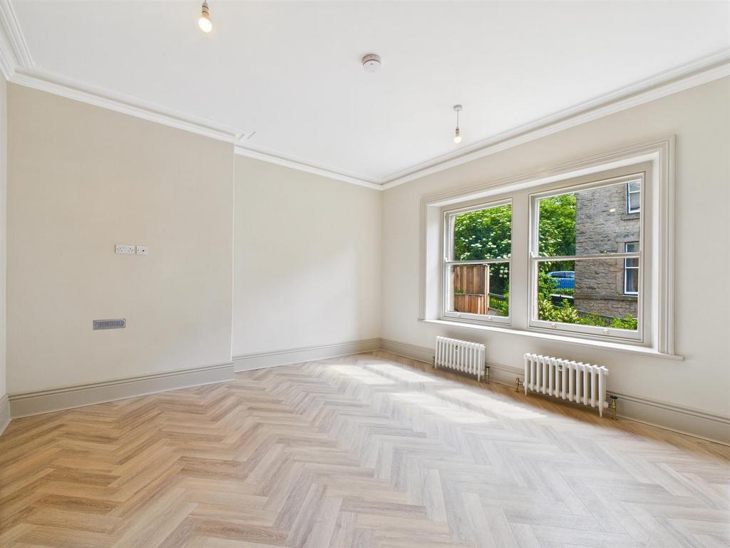 CAM03145 G0-PR0356-STILL009.jpg