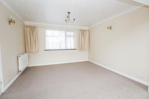 3 bedroom detached house to rent, Weyhill Road, Hampshire SP10